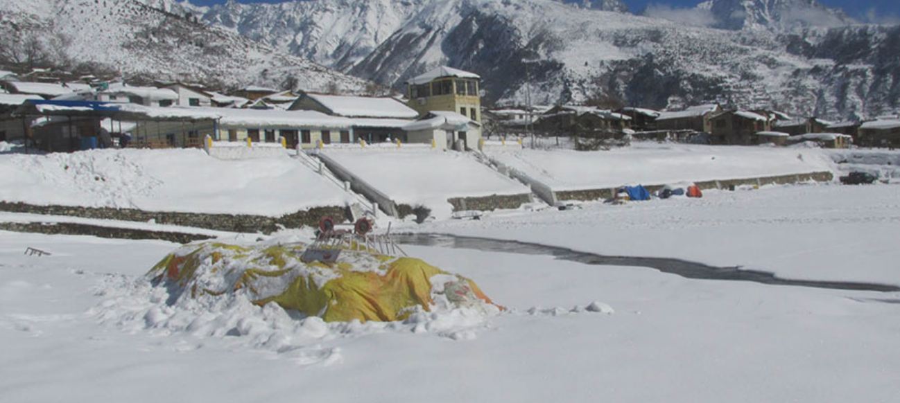 हिमपातले लिमीका किसानलाई उवा छर्न समस्या